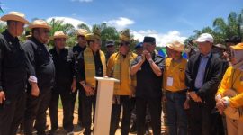 Mentan RI Saat Lakukan Penen Pedet Nasional dan Kick Off Siskaku Intip di Kabupaten Tanah Bumbu, Kalimantan Selatan
