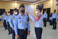Pengukuhan - Kepala Kantor Imigrasi Kelas II TPI Batulicin, I Gusti Bagus M Ibrahim Tetapkan Agen Perubahan