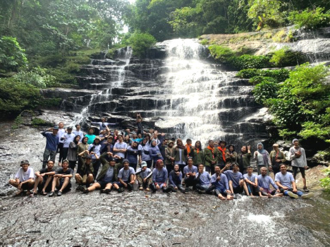 (Disbudparpor Tanbu) Explore Air Terjun Mandi Sayak di Desa Tamunih Kecamatan Teluk Kepayang Kabupaten Tanah Bumbu, pesona air terjun seperti anak tangga