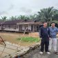 Dua Milenial Kusan Hulu Saat Melihat Program Peninggian Tiang Rumah Warga Atasi Banjir Yang Diinisiasi Bupati Tanah Bumbu dr HM Zairullah Azhar