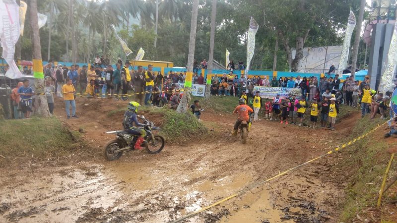 Meriahnya Trail Game Hayau Berait 7 Kotabaru, bertempat  di areal Wisata Pantai Gedambaan Kecamatan Pulau Laut Sigam