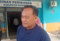 Anggota DPRD Kotabaru Awwaludin Saat Melihat Mahasiswa KKN asal Fakultas Perikanan dan Keluatan ULM Banjarmasin