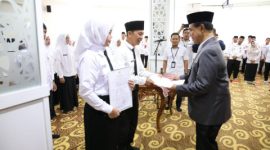 Penyerahan SK Guru PPPK Pemkab Tanah Bumbu