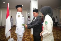 Bupati Tanah Bumbu dr HM Zairullah Azhar, Kukuhkan Anggota Paskibraka