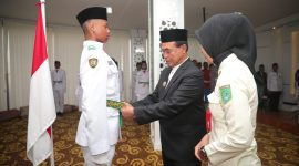 Bupati Tanah Bumbu dr HM Zairullah Azhar, Kukuhkan Anggota Paskibraka