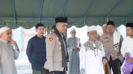 Kapolres Kotabaru bersama Ustad Das'ad Latif Saat Gelar Pejuang Subuh di Kotabaru