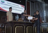 Paripurna DPRD Kotabaru, Penyerahan Berkas ke Bagian Banggar DPRD Kotabaru Untuk Dibahas Bersama Eksekutif dan Legislatif