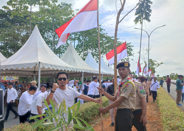 Pemasangan 5000 Bendera Merah Putih, Wakil Ketua DPRD Tanah Bumbu Said Ismail Kholil Alydrus
