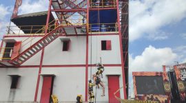 IFRC 2023, Peserta Indonesian Fire Rescue Challenge 20th di PT BIB Saat Tampil di kategori High Anggle Rescue