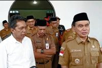 Sosok Aktivis Anwar Ali Wahab Saat Dampingi Bupati Tanah Bumbu dr HM Zairullah Azhar di Sebuah Kegiatan di Bumi Bersujud