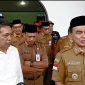 Sosok Aktivis Anwar Ali Wahab Saat Dampingi Bupati Tanah Bumbu dr HM Zairullah Azhar di Sebuah Kegiatan di Bumi Bersujud