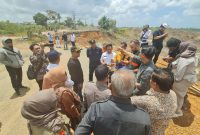 DPRD Tanah Bumbu, PUPR dan Arutmin Saat Tinjau Lokasi KM 171 Satui Yang Longsor dan Akan Diperbaiki PT Arutmin Indonesia