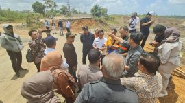 DPRD Tanah Bumbu, PUPR dan Arutmin Saat Tinjau Lokasi KM 171 Satui Yang Longsor dan Akan Diperbaiki PT Arutmin Indonesia
