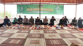 Sejumlah Peserta Didik (Serdik) Sespimmen Polri Program Kuliah Kerja Profesi (KKP) melakukan Cooling sistem dan Masdarwis di Destinasi Wisata Pulau Burung, Kecamatan Simpang Empat, Tanah Bumbu, Kamis (21/9/2023).