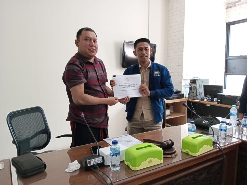 Istimewa / Ketua CDOB Tanah Kambatang Lima, Rabbiansyah bersama Habin Banua 
