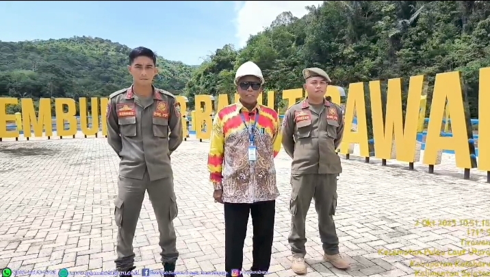 Humas PDAM Kotabaru, Sarwani Saat Jelaskan Kondisi Embung Tirawan