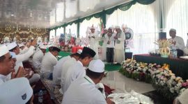 Bupati dan Para Habaib Saat Pimpin Salawatan dan Doa di Acara Syukuran Pendopo Serambi Madinah dan Peringatan Maulid Nabi Muhammad SAW