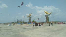 Kite Festival Layang-layang di Siring Laut Kotabaru