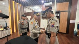Kapolres Kotabaru AKBP Dr Tri Suhartanto Saat Pimpin Penyerahan Dua Jabatan Penting Kepadanya