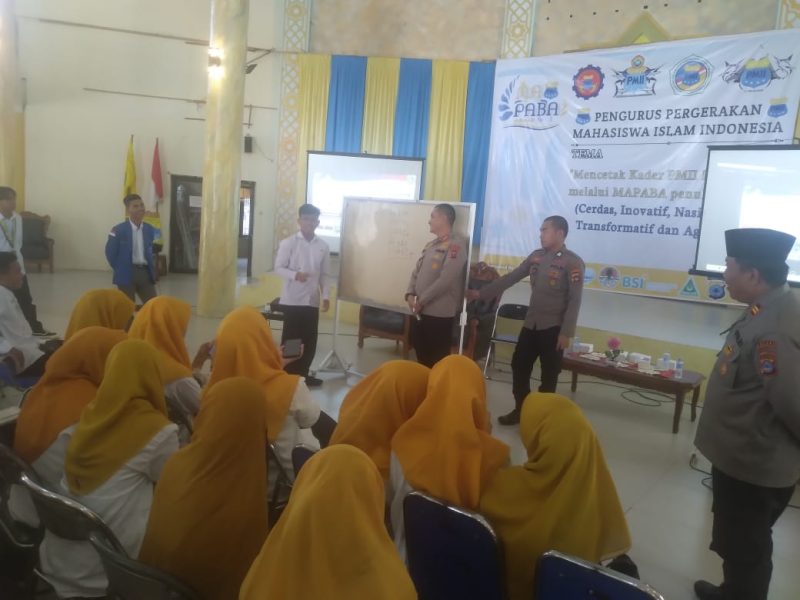 Kapolres Kotabaru Berikan Materi Kepada Mahasiswa Yang Tergabung di PMII Kotabaru