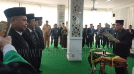 Bupati Tanah Bumbu dr HM Zairullah Azhar Saat Ambil Sumpah Jabatan Pejabat Yang Dilantik di Aula Bersujud I Pemkab Tanah Bumbu, Senin (15/10/2023). 