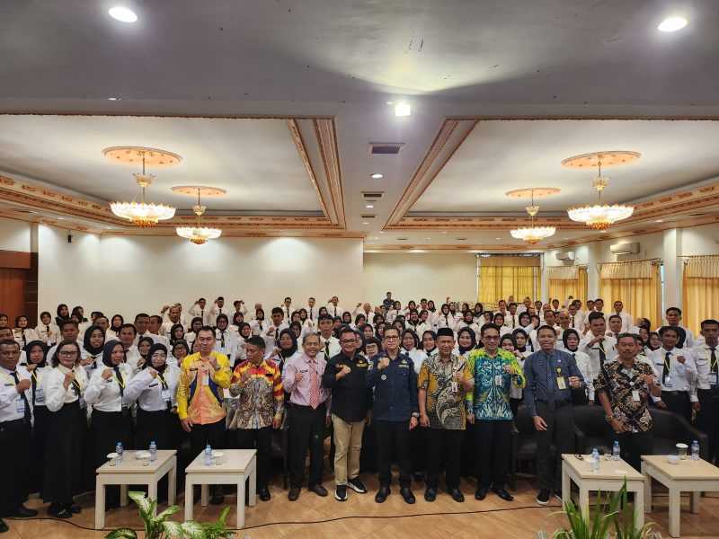 Foto Bersama Sekda dan Peserta Orientasi PPPK dlingkup Pemerintah Kotabaru