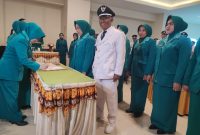 Ketua PKK Kecamatan Simpang Empat, Norlina Saat Lantik Ketua PKK Hidayah Makmur