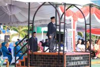 Bupati Tanah Bumbu dr HM Zairullah Azhar Saat Jadi Inspektur Upacara Hari Pahlawan