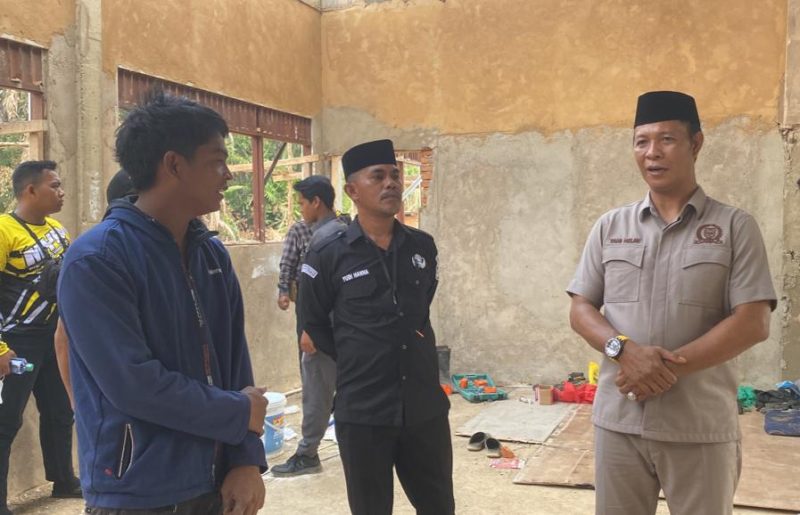 Anggota DPRD Provinsi Kalsel, Paman Yani Tinjau Progres Pembangunan SMAN 1 Batulicin