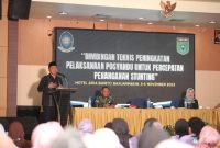 Sambutan Bupati Tanah Bumbu dr HM Zairullah Azhar di Hadapan Kader Posyandu Saat Bimtek Digelar di Banjarmasin