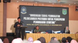 Sambutan Bupati Tanah Bumbu dr HM Zairullah Azhar di Hadapan Kader Posyandu Saat Bimtek Digelar di Banjarmasin