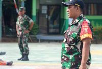 Randi / Serda Yuda Wijaya Saat Berada di Desa Baroqah dan Memberikan Arahan Kepada Pelajar di Simpang Empat Tanah Bumbu