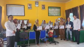 E. Ahadiani / Penerimaan Beasiswa Pelajar di Kabupaten Kotabaru