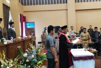 Pengambilan Sumpah Jabatan Wakil Ketua DPRD Tanah Bumbi, Harmanudin Dari Partai Golkar, Selasa (21/11/2023). 