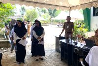 Suasana Antrian Saat Pelaksanaan Tes PPPK di Gedung CAT BKPSDM Kabupaten Tanah Bumbu, belum lama tadi