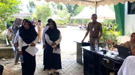 Suasana Antrian Saat Pelaksanaan Tes PPPK di Gedung CAT BKPSDM Kabupaten Tanah Bumbu, belum lama tadi