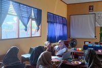 Foto : Istimewa / SMPN 3 Satu Atap Angsana Saat Melakukan Evaluasi Penyusunan Berkas Adiwiyata.