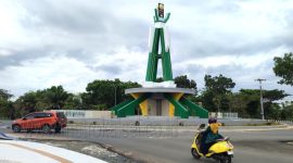 (Foto : Man Hidayat) Bundaran Adipura di Komplek Perkantoran Pemerintah Kabupaten Tanah Bumbu