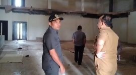 (Foto : Istimewa) Ketua DPRD Kotabaru, Syairi Mukhlis, Tinjau Keadaan Kantor Sekretariat DPRD di Sebelimbingan Kotabaru