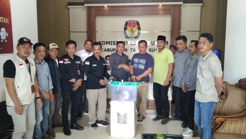 PPK Kusan Hulu Serah Terima Surat Suara ke KPU Tanah Bumbu