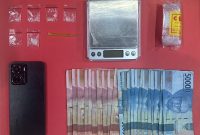 Barang Bukti Narkotuka dan Uang Tunai Milik Tersangka BN Yang Diamankan Satnarkoba Polres Kotabaru
