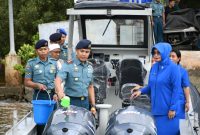 Danlanal Kotabaru, Letkol Laut (P) Letkol Laut (P) Hapsoro A P,Â  didampingi Ketua Jalasenastri Cabang 5 Kocab XIII DJA II, Eka Hapsoro meresmikan Sea Rider Rigid Bouyancy Boat 12 Meter