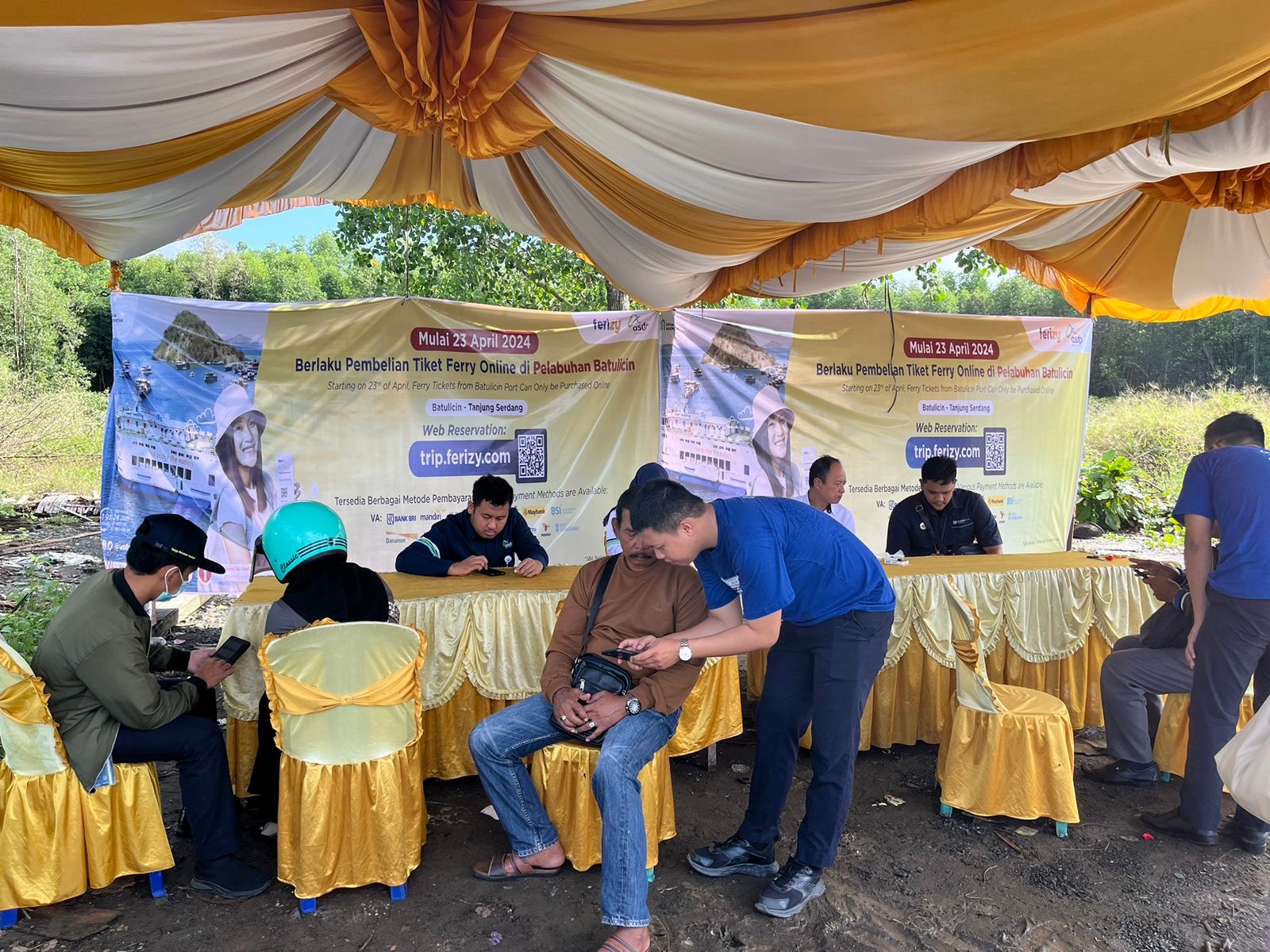 Pendampingan Pembelian Tiket Online Berbasis Website di Pelabuhan ASDP Ferry Batulicin