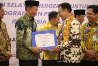 Sekretaris Daerah Kabupaten Tanah Bumbu Dr H Ambo Sakka Terima Penghargaan Penanganan Stunting