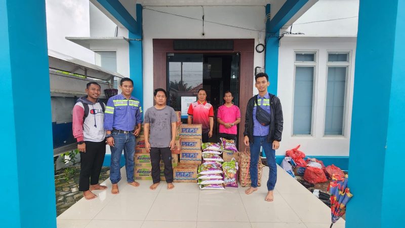 PT BUMA Serahkan Bantuan Kepada Warga Terdampak Banjir di Sebamban Baru Kecamatan Sungai Loban Kabupaten Tanah Bumbu