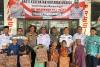 (Istimewa)- Foto Bersama Jajaran Forkopimca Bersama Perwakilan PT BUMA di acara Sunatan Massal Peringati HuT Bhayangkara ke 78