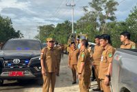 Bupati Tanah Bumbu dr HM Zairullah Azhar Tinjau Keadaan Jalan Alternatif KM 171 Satui