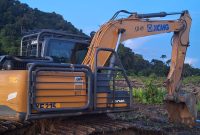 (Polsek Kelumpang Hulu)- Barang Bukti Berupa Alat Berat Jenis Excavator Yang Digunakan Pelaku