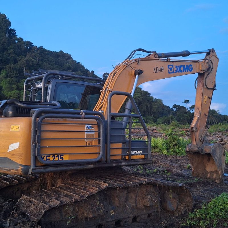 (Polsek Kelumpang Hulu)- Barang Bukti Berupa Alat Berat Jenis Excavator Yang Digunakan Pelaku