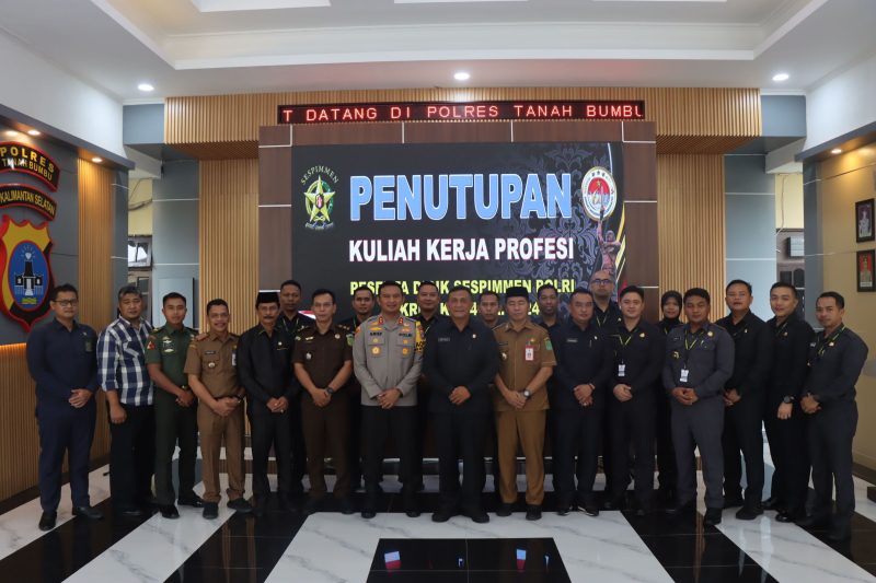 Foto Bersama Forkopimda dan Serdik Sespimen Polri di Polres Tanah Bumbu